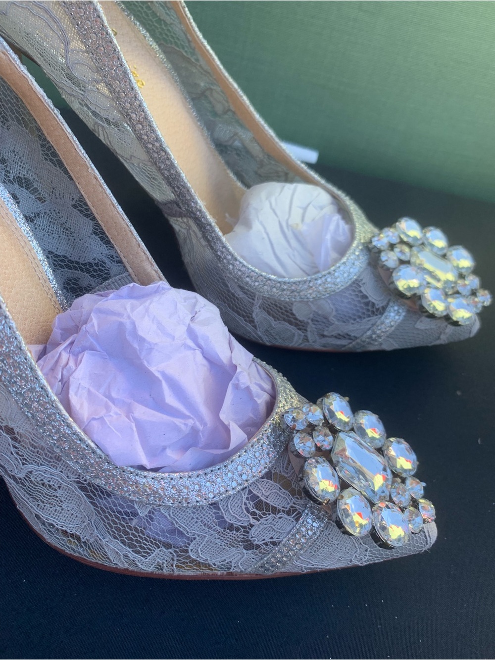 NWOT Silver Lace & Glitter High Heel Pumps with Crystal Accent - Picture 3 of 13